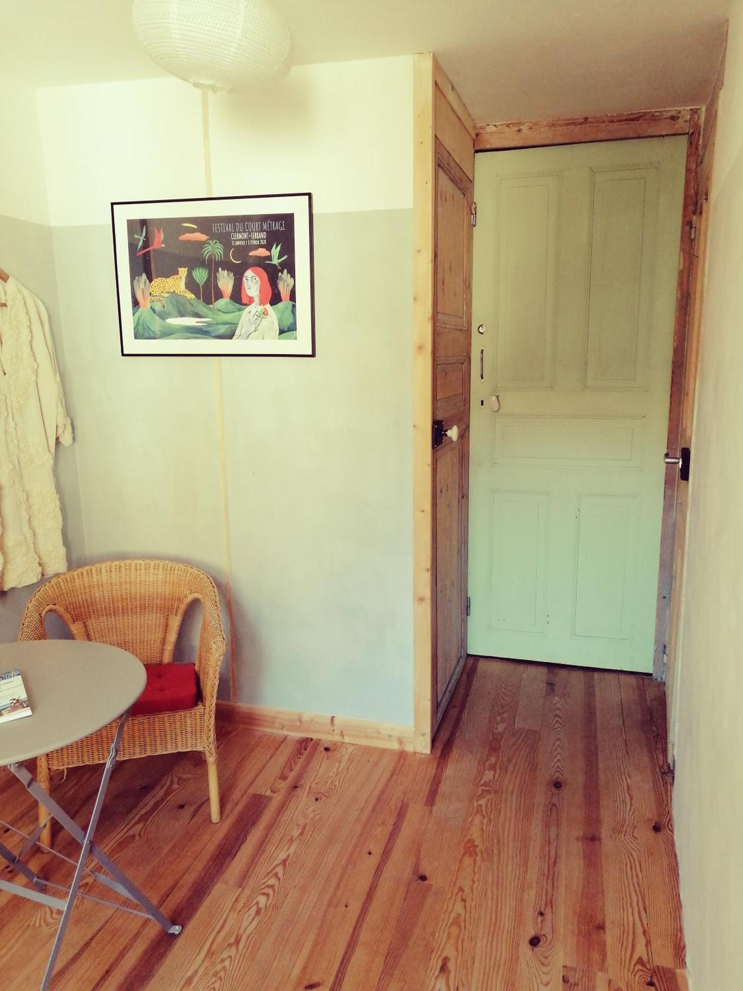 File Dans Ta Chambre ! Le Monastier sur Gazeille Quarto foto